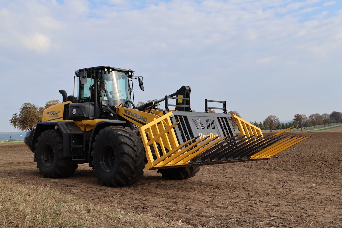 La pala gommata W170D+ Forage Power è stata realizzata per soddisfare le esigenze di potenza e comfort degli operatori agricoli